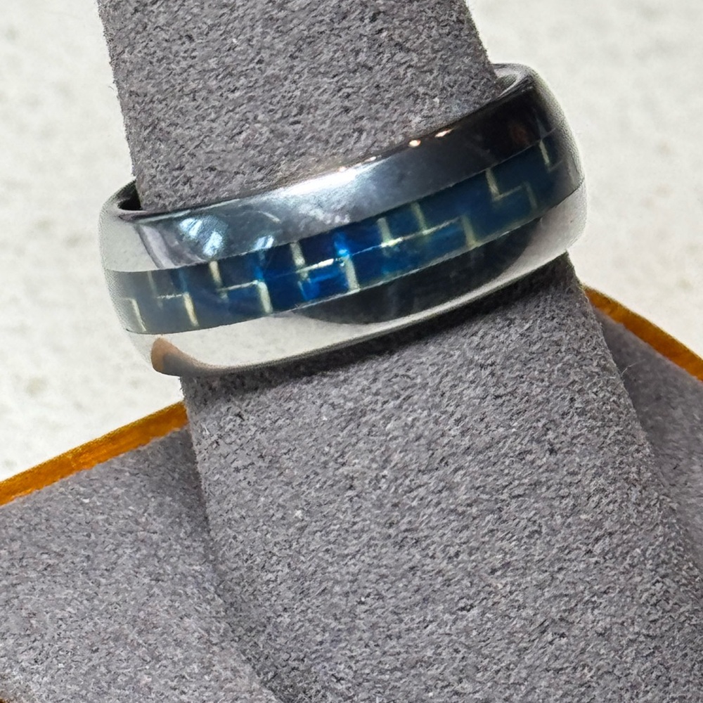 Men’s Tungsten Carbide Wedding Band Ring - Picture 6 of 7